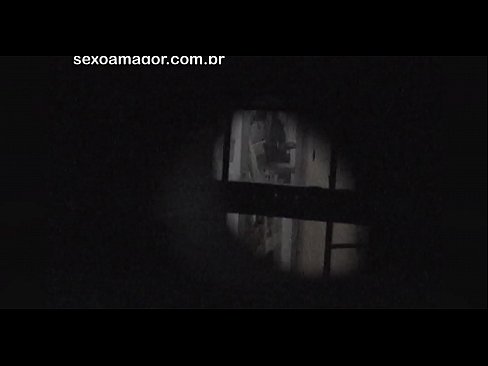 ❤️ Lourinho é filmado secretamente por um voyeur de bairro escondido atrás de tijolos ocos ❤️ Porno vídeo em pt.pornogroupp.ru ❌️